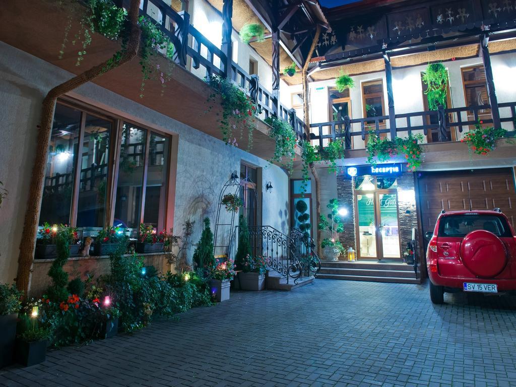 Hotel Galany Radauti Exterior foto