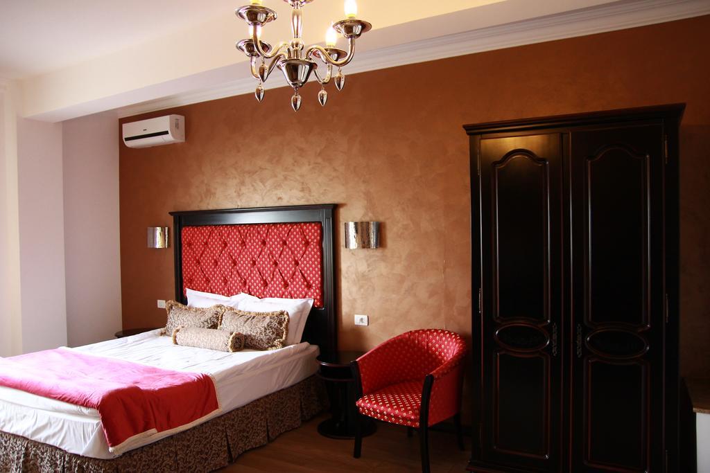 Hotel Galany Radauti Exterior foto